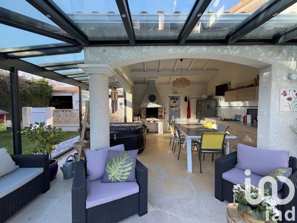 Maison traditionnelle 5 pièces de 132 m² à Étaules (17750)