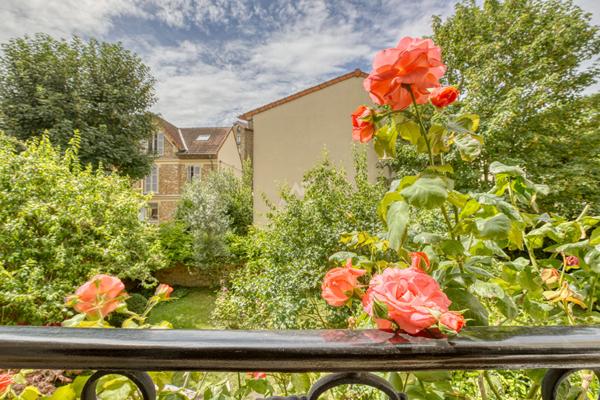 Versailles Montreuil Maison 10 pièces 260 m² au sol sur parcelle de 288 m² €1 980 000 ** - Référence 27631