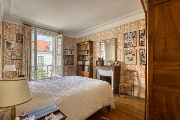 Versailles Montreuil Maison 10 pièces 260 m² au sol sur parcelle de 288 m² €1 980 000 ** - Référence 27631