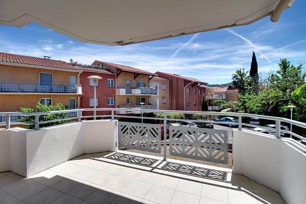 À VENDRE EN EXCLUSIVITÉ ! DRAGUIGNAN Appartement 3 pièces de 66 m² avec terrasse + garage