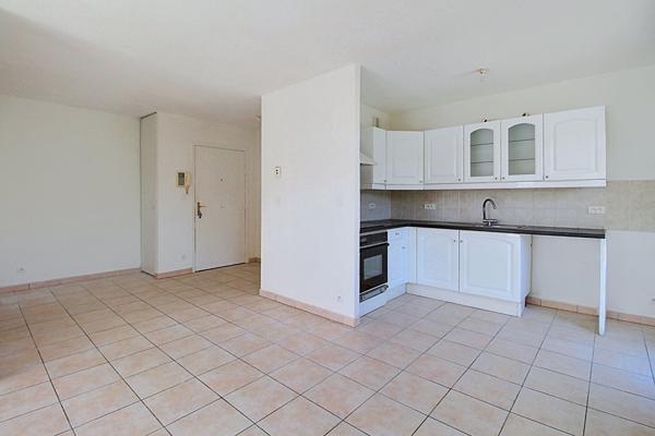 À VENDRE EN EXCLUSIVITÉ ! DRAGUIGNAN Appartement 3 pièces de 66 m² avec terrasse + garage