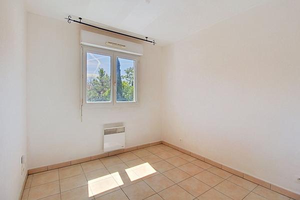 À VENDRE EN EXCLUSIVITÉ ! DRAGUIGNAN Appartement 3 pièces de 66 m² avec terrasse + garage