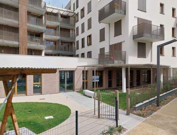 Bureaux à vendre à Nanterre avec grande flexibilité d’aménagement