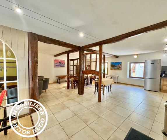 À VENDRE – APPARTEMENT ET MURS COMMERCIAUX AU CŒUR DU VILLAGE DE VENOSC – LES DEUX ALPES