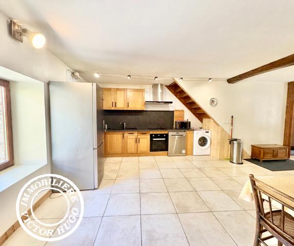 À VENDRE – APPARTEMENT ET MURS COMMERCIAUX AU CŒUR DU VILLAGE DE VENOSC – LES DEUX ALPES