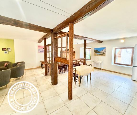 À VENDRE – APPARTEMENT ET MURS COMMERCIAUX AU CŒUR DU VILLAGE DE VENOSC – LES DEUX ALPES