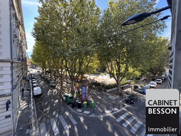 GRENOBLE - T3 MEUBLE - 18 Place Saint Bruno