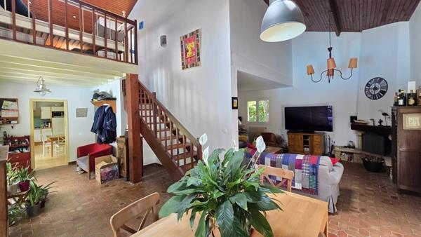 Maison à vendre 596 790 € Saint-Jean-d'Illac 6 p 159 m² DPE C