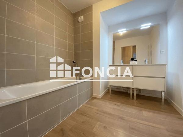 Location Appartement 3 pièces 61.63 m² - 11 AVENUE DU GENERAL DE GAULLE Fondettes 37230