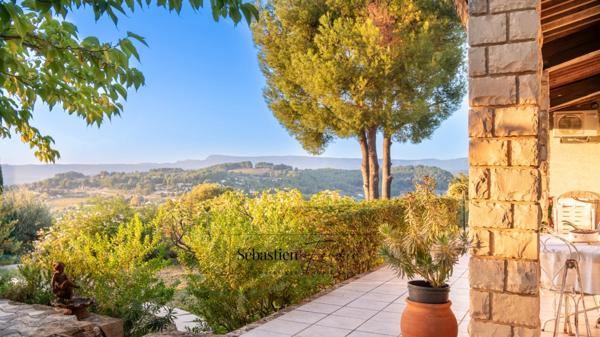Maison à vendre 6 pièces LE BEAUSSET (83) - Vue mer - Grande piscine - T2 indépendant - Cave - Calme - Proche centre