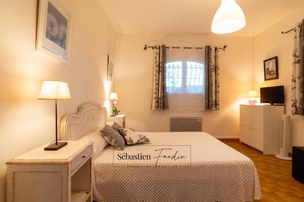 Maison à vendre 6 pièces LE BEAUSSET (83) - Vue mer - Grande piscine - T2 indépendant - Cave - Calme - Proche centre