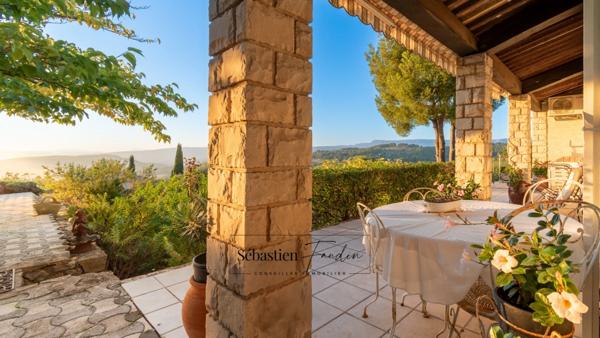 Maison à vendre 6 pièces LE BEAUSSET (83) - Vue mer - Grande piscine - T2 indépendant - Cave - Calme - Proche centre