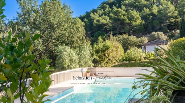 Maison à vendre 6 pièces LE BEAUSSET (83) - Vue mer - Grande piscine - T2 indépendant - Cave - Calme - Proche centre