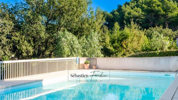 Maison à vendre 6 pièces LE BEAUSSET (83) - Vue mer - Grande piscine - T2 indépendant - Cave - Calme - Proche centre