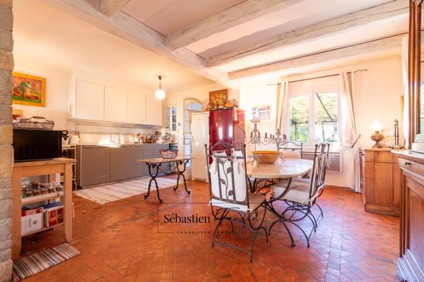 Maison à vendre 6 pièces LE BEAUSSET (83) - Vue mer - Grande piscine - T2 indépendant - Cave - Calme - Proche centre