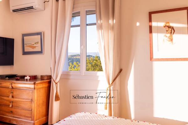 Maison à vendre 6 pièces LE BEAUSSET (83) - Vue mer - Grande piscine - T2 indépendant - Cave - Calme - Proche centre