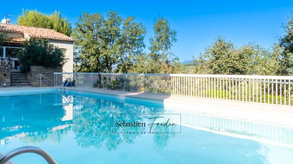 Maison à vendre 6 pièces LE BEAUSSET (83) - Vue mer - Grande piscine - T2 indépendant - Cave - Calme - Proche centre