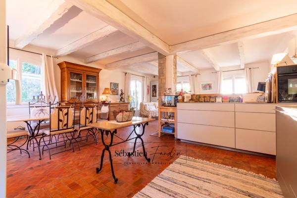 Maison à vendre 6 pièces LE BEAUSSET (83) - Vue mer - Grande piscine - T2 indépendant - Cave - Calme - Proche centre