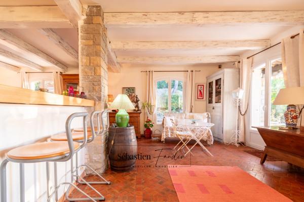 Maison à vendre 6 pièces LE BEAUSSET (83) - Vue mer - Grande piscine - T2 indépendant - Cave - Calme - Proche centre