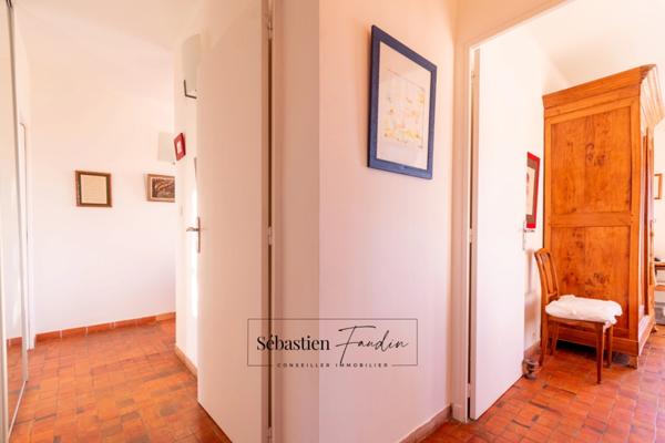 Maison à vendre 6 pièces LE BEAUSSET (83) - Vue mer - Grande piscine - T2 indépendant - Cave - Calme - Proche centre