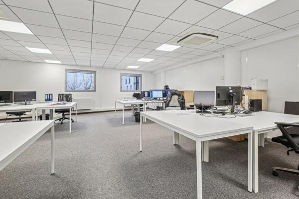 Bureaux à vendre à Nanterre avec terrasse et accès PMR dans quartier recherché