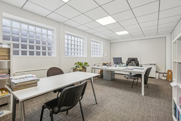 Bureaux à vendre à Nanterre avec terrasse et accès PMR dans quartier recherché
