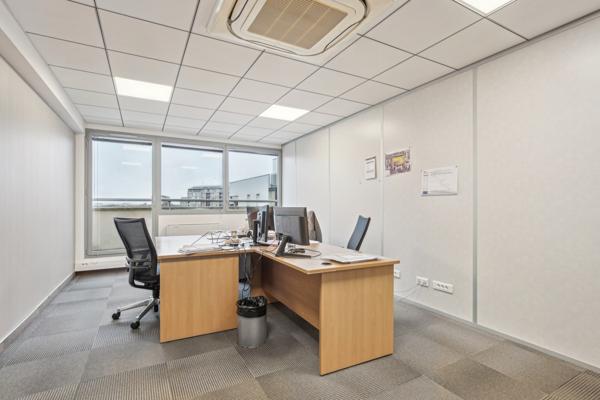 Bureaux à vendre à Nanterre avec terrasse et accès PMR dans quartier recherché