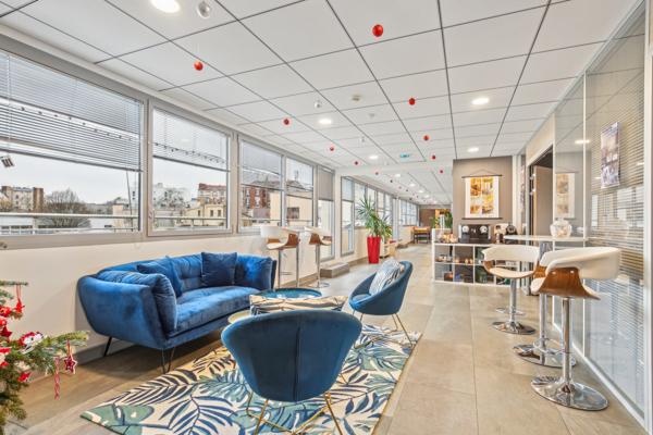 Bureaux à vendre à Nanterre avec terrasse et accès PMR dans quartier recherché