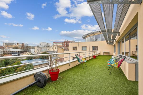 Bureaux à vendre à Nanterre avec terrasse et accès PMR dans quartier recherché