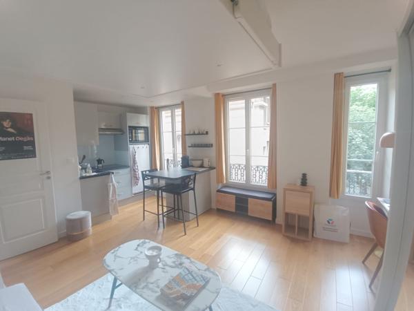 75002 Paris Studio 22m2 - Parfait état et Lumineux