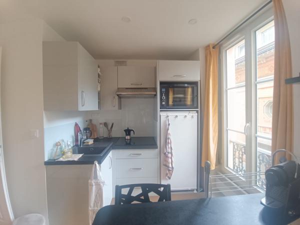 75002 Paris Studio 22m2 - Parfait état et Lumineux