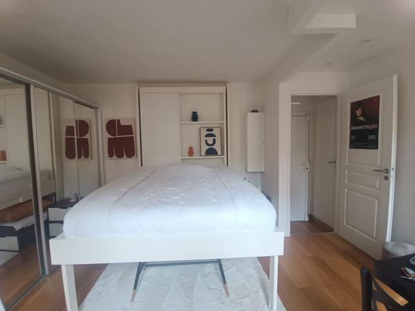 75002 Paris Studio 22m2 - Parfait état et Lumineux