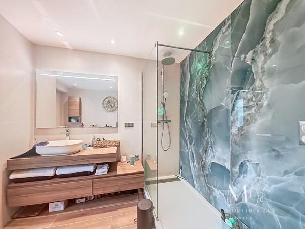 Appartement à VAL FLEURI (06800)