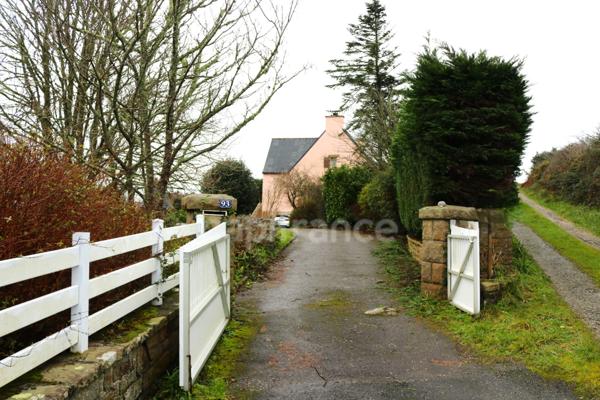 EXCLUSIVITE Propriete bord de mer, à vendre 10 pièces CAMARET SUR MER (29) Actuellement chambres d'hotes, 320 m2