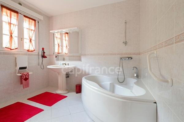 EXCLUSIVITE Propriete bord de mer, à vendre 10 pièces CAMARET SUR MER (29) Actuellement chambres d'hotes, 320 m2