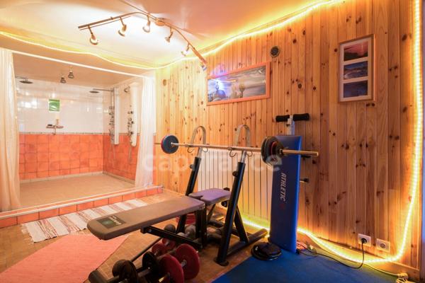 EXCLUSIVITE Propriete bord de mer, à vendre 10 pièces CAMARET SUR MER (29) Actuellement chambres d'hotes, 320 m2