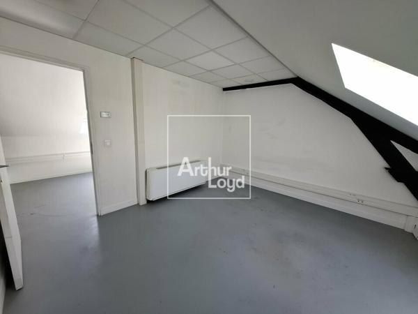 BUREAUX - Gare - Climatisation - Accès PMR