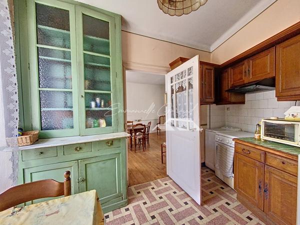 Creissels (12100) Maison de ville à rénover à Creissels // garage //