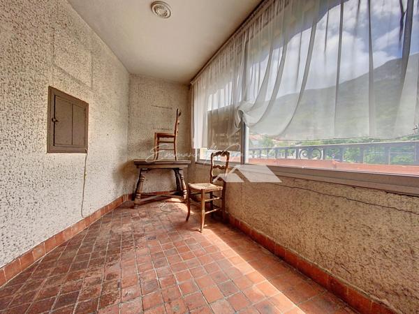 Creissels (12100) Maison de ville à rénover à Creissels // garage //