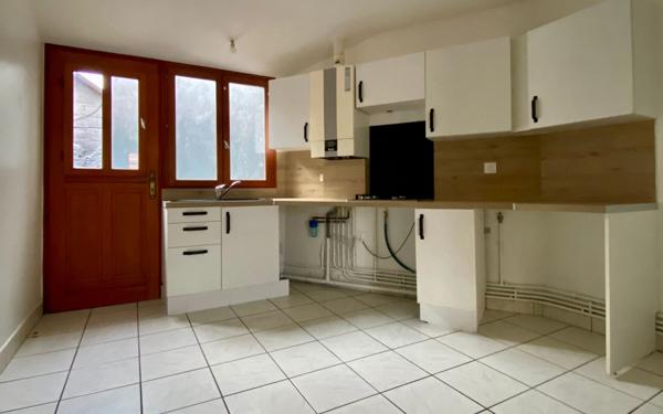 Maison à louer    3 pièces •  Beauchamps