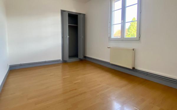 Maison à louer    3 pièces •  Beauchamps