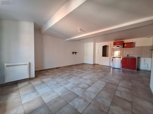 Appartement à louer à Chalon-sur-Saône en Saône-et-Loire (71100), ref : STUDIO GRANDE RUE   
centre ville