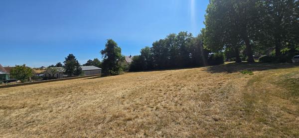 Terrain Montgueux 1760 m2