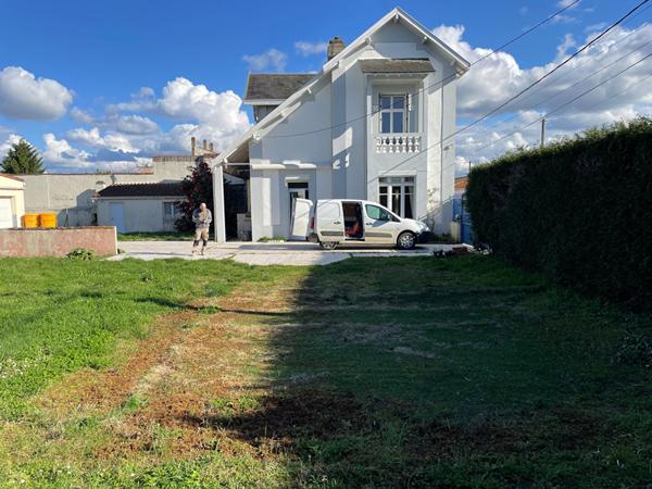 Rochefort Terrain constructible de plus de 570 m² hors lotissement