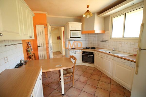 Grande maison avec 2 gîtes indépendants – Piscine