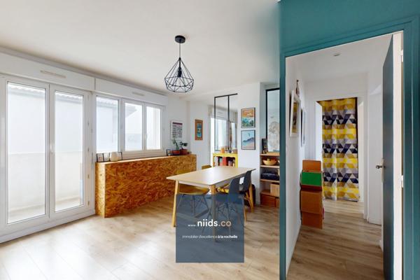 APPARTEMENT AVEC BALCON - PORTE ROYALE