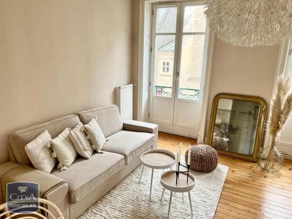 Appartement à louer 3 pièces 76.81m² Laval (53000)