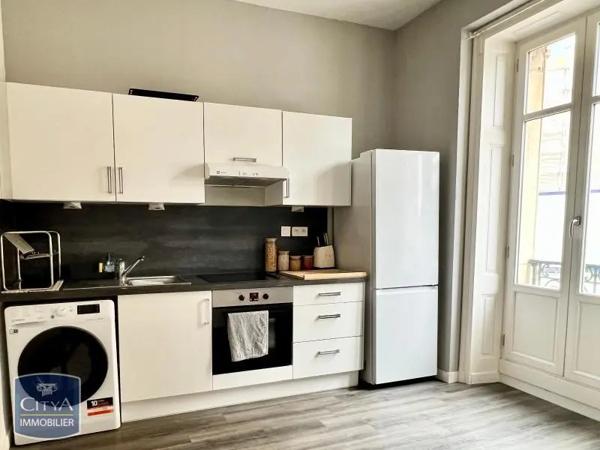 Appartement à louer 3 pièces 76.81m² Laval (53000)