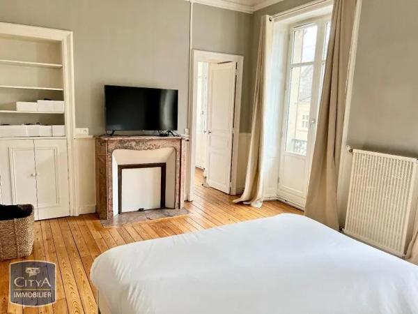 Appartement à louer 3 pièces 76.81m² Laval (53000)