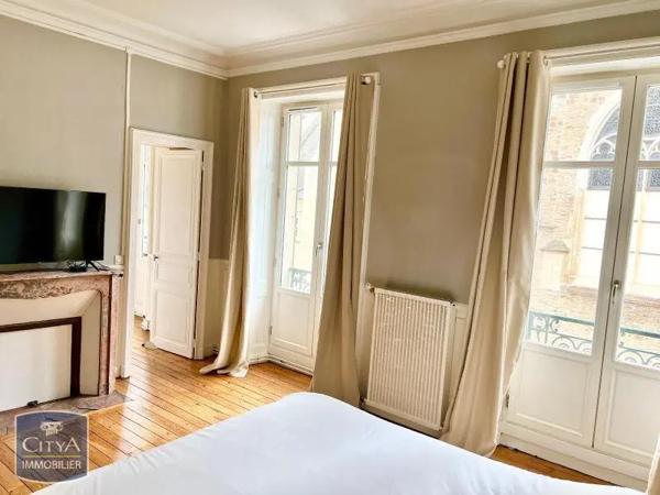 Appartement à louer 3 pièces 76.81m² Laval (53000)